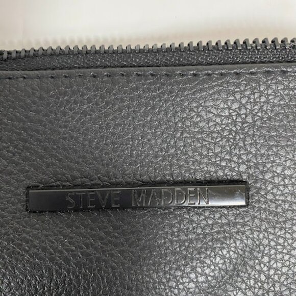 Steve Madden Black Pebbled Leather Women's Wristlet Clutch Small - Picture 4 of 7